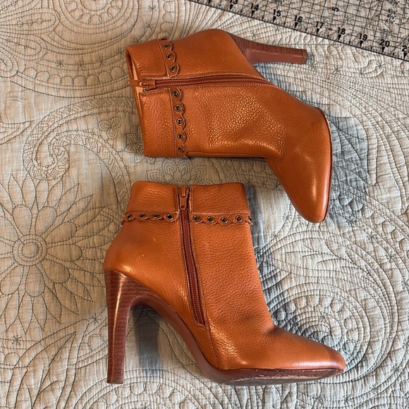 MICHAEL Michael Kors Roadie Leather Ankle Boot in Luggage Tan Women's Size 7M - Picture 4 of 17